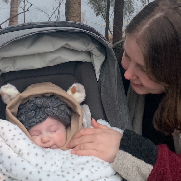 Meet your Posher, Carolyn - Picture 1 of 1